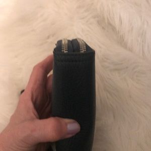 VINCE CAMUTO WRISTLET WALLET